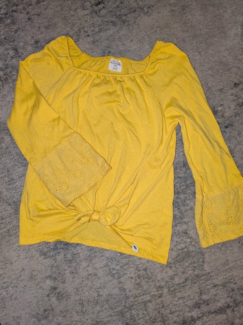 Abercrombie & ditch yellow flower lace bell sleeves